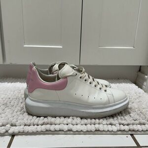 Alexander McQueen oversized sneaker chunky pink heel tab